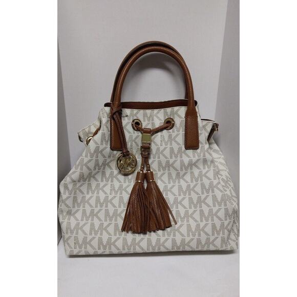NWT MICHAEL KORS Camden Large Drawstring Satchel Bag - Vanilla - Picture 1 of 5